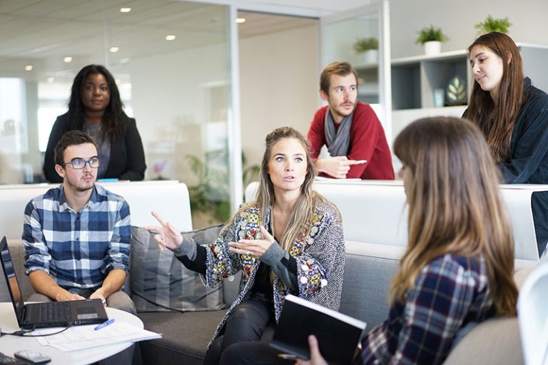 how to choose the right lawyer